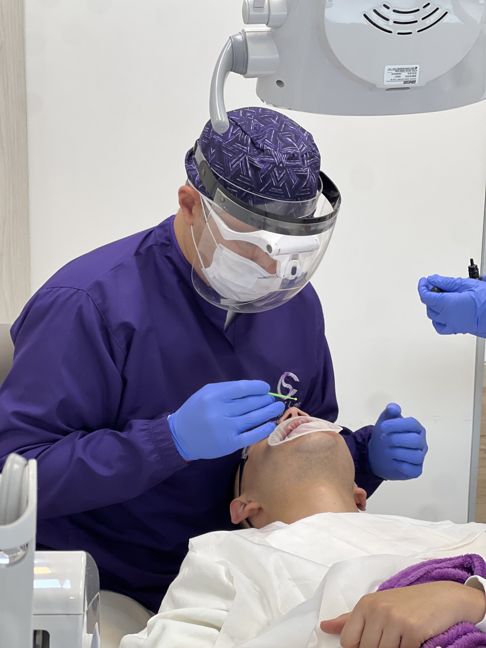 Dr. Christian Salazar - Odontología Digital